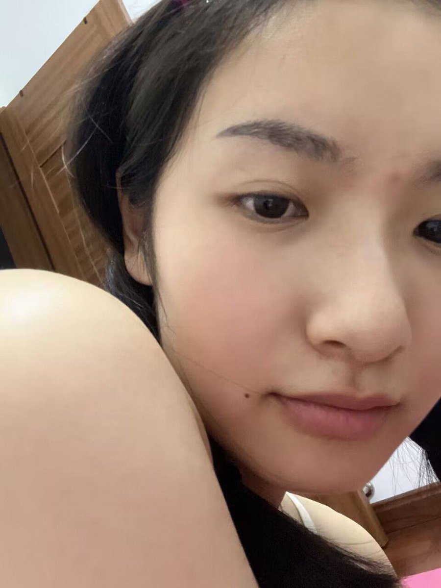 Watermelonvideo's tweet photo. 大家喜欢这种类型的妹子吗？ https://t.co/eofI4Ja5UZ