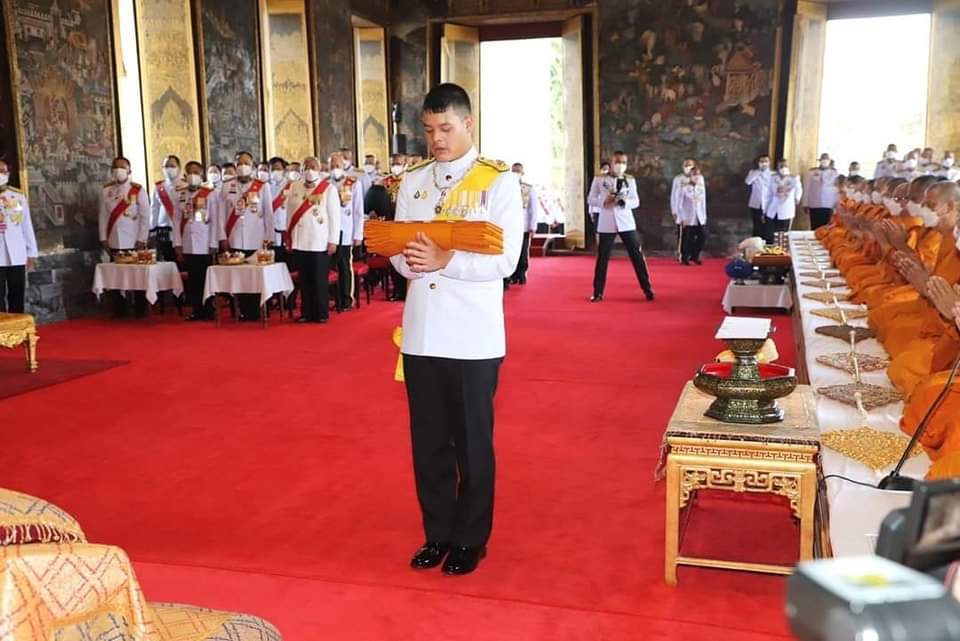 1st_SFDIV's tweet photo. วันที่​ ๑๔ พ.ย. ๖๖​ พระบาทสมเด็จพระเจ้าอยู่หัว ทรงพระกรุณาโปรดเกล้าโปรดกระหม่อมให้ สมเด็จพระเจ้าลูกยาเธอ เจ้าฟ้าทีปังกรรัศมีโชติ มหาวชิโรตตมางกูร สิริวิบูลยราชกุมาร เสด็จแทนพระองค์ ไปในการพระราชพิธีทรงบำเพ็ญพระราชกุศลถวายผ้าพระกฐิน ณ วัดสุทัศนเทพวราราม เขตพระนคร กรุงเทพมหานคร... https://t.co/I2a2Ictiic