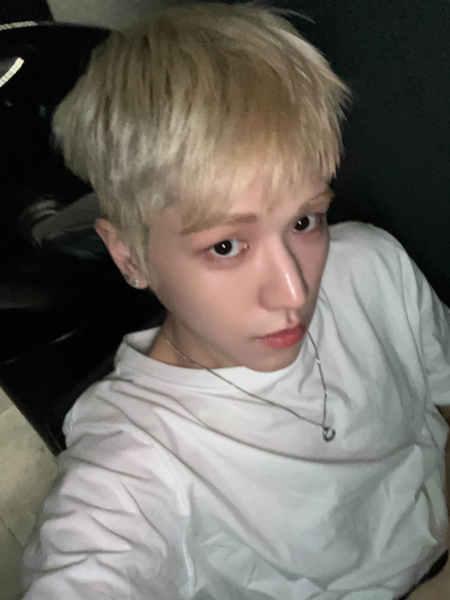 BOYNEXTDOOR_twt's tweet photo. 오랜만에 셀카 😉 
#BOYNEXTDOOR #RIWOO #리우 #원도어 https://t.co/hgNHlzPDiJ