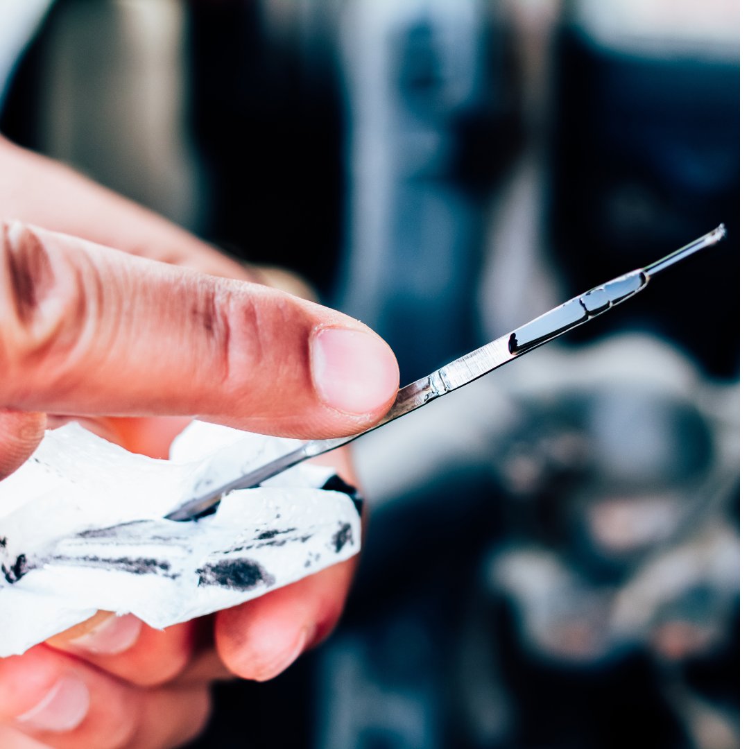 kelvedondeal's tweet image. We would always advise you to check your oil level is correct. This ensures your car is operating at its absolute best. If in doubt we can check your oil levels and provide an oil change here at Deal.

#oilchecks #oilchanges #railwaygarage #cargarage #kelvedon #essex