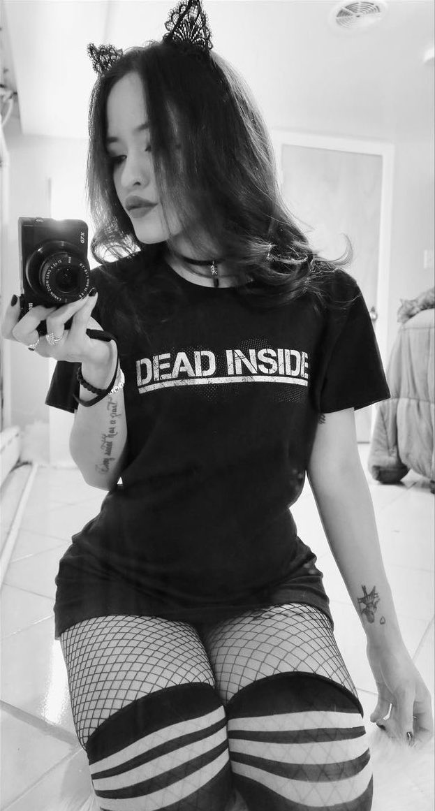 lostpurrson's tweet photo. #deadinside #catgirl #egirl #fishnets https://t.co/k0piotBllo