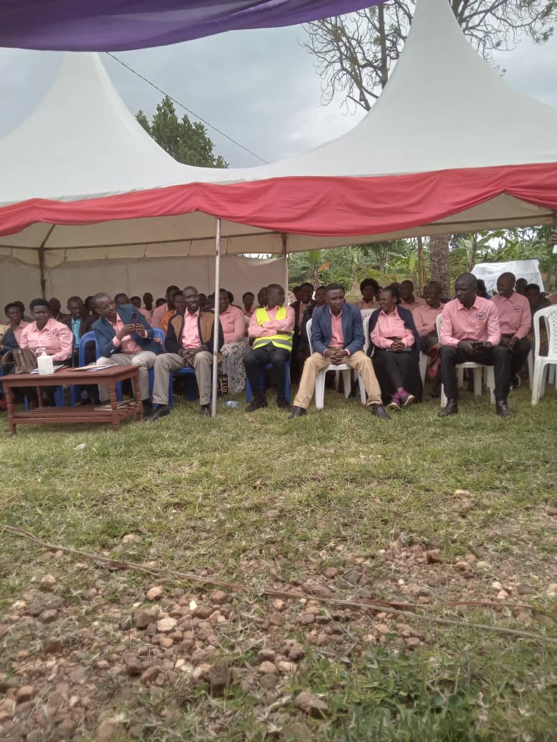 Hon_Naboth's tweet photo. Celebrating progress in Buyanja at the opening of Kagarama Bodaboda and farmers Sacco!. Proud to contribute 100 chicks as a start-up, empowering local entrepreneurs. Together, we're building a stronger community! 🐥 https://t.co/vLv8z0GV0l