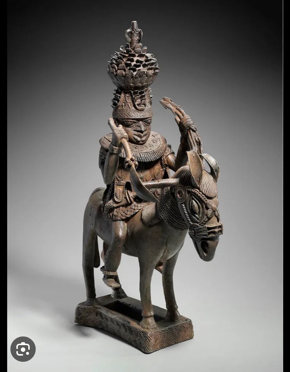 0vienrioba's tweet photo. Rema rode the mystical horse yesterday to the stage with the Queen Idia mask like his forefathers did many centuries ago.
The prince of Afrobeats subtly reminding us who he is, half man;half amazing.
Urhuese βVine, may your Ehi never depart from you.
#Rema02Live
#Rema https://t.co/81LzvWHpzD