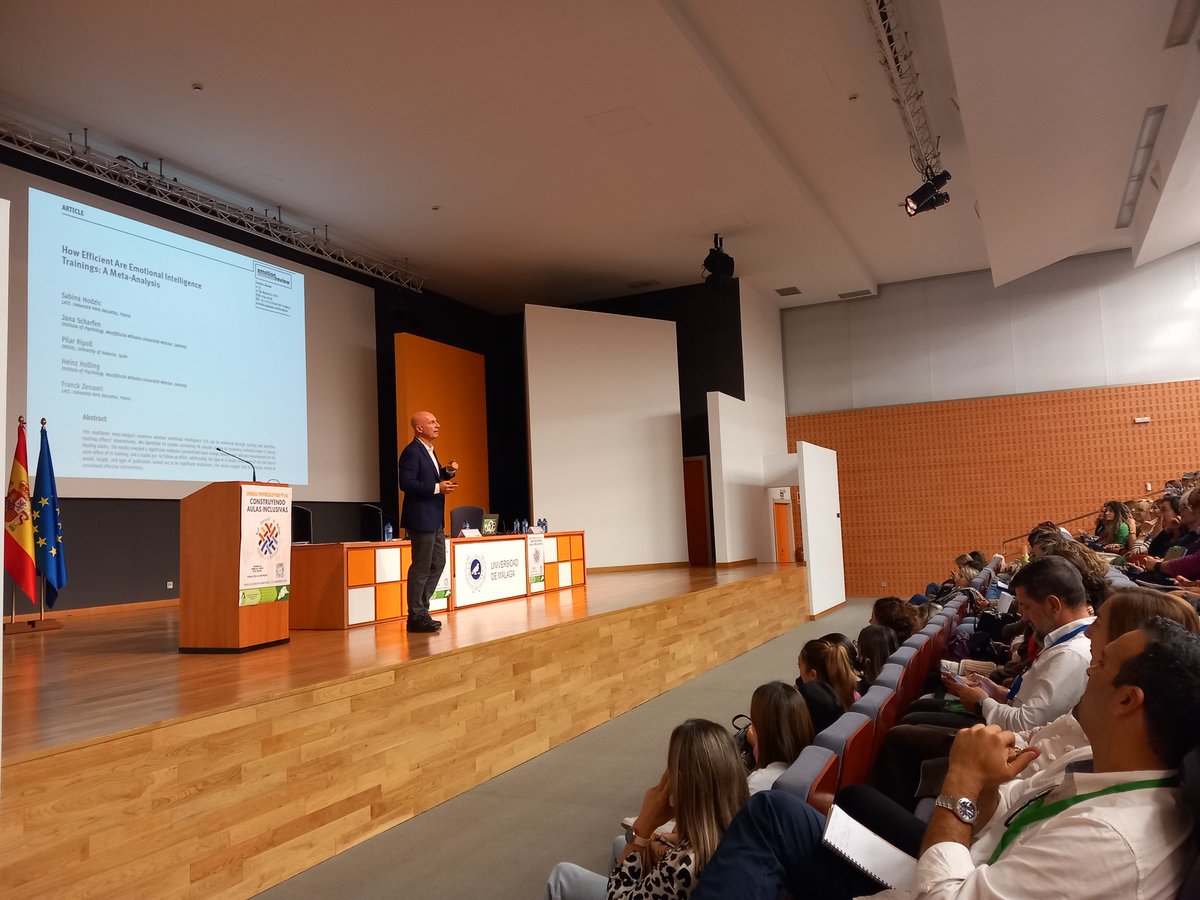 cepantequera's tweet photo. Pablo Fernández Berrocal nos habla de Inteligencia Emocional en las Jornadas Provinciales para profesorado PT y AL #JADIM @cepmarbellacoin @cepmalaga @cepaxarquia @cepronda @cepantequera https://t.co/LlCQMGswPm