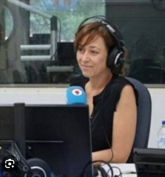 Felicidades 🏆 compañera @olivianegra por ser galardonada con la #Antena #Plata 📡a la mejor profesional de radio de #RegionMurcia en 2023 por la @artvmurcia. 💜Eres un orgullo para la profesión 📻 #OrgulloColombine