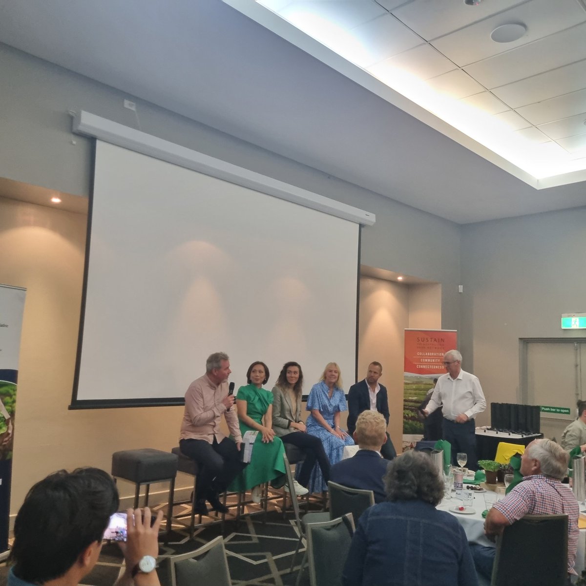 Anne-Therese McMahon tweet media