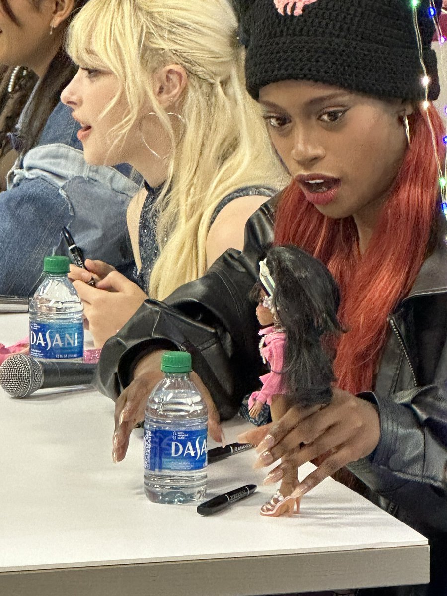 lando_rr's tweet photo. @JELLYQUADA Omg so random I ran into your profile. But here’s her reaction when you gave her the doll 😂🫶 https://t.co/j6e5IREM4G