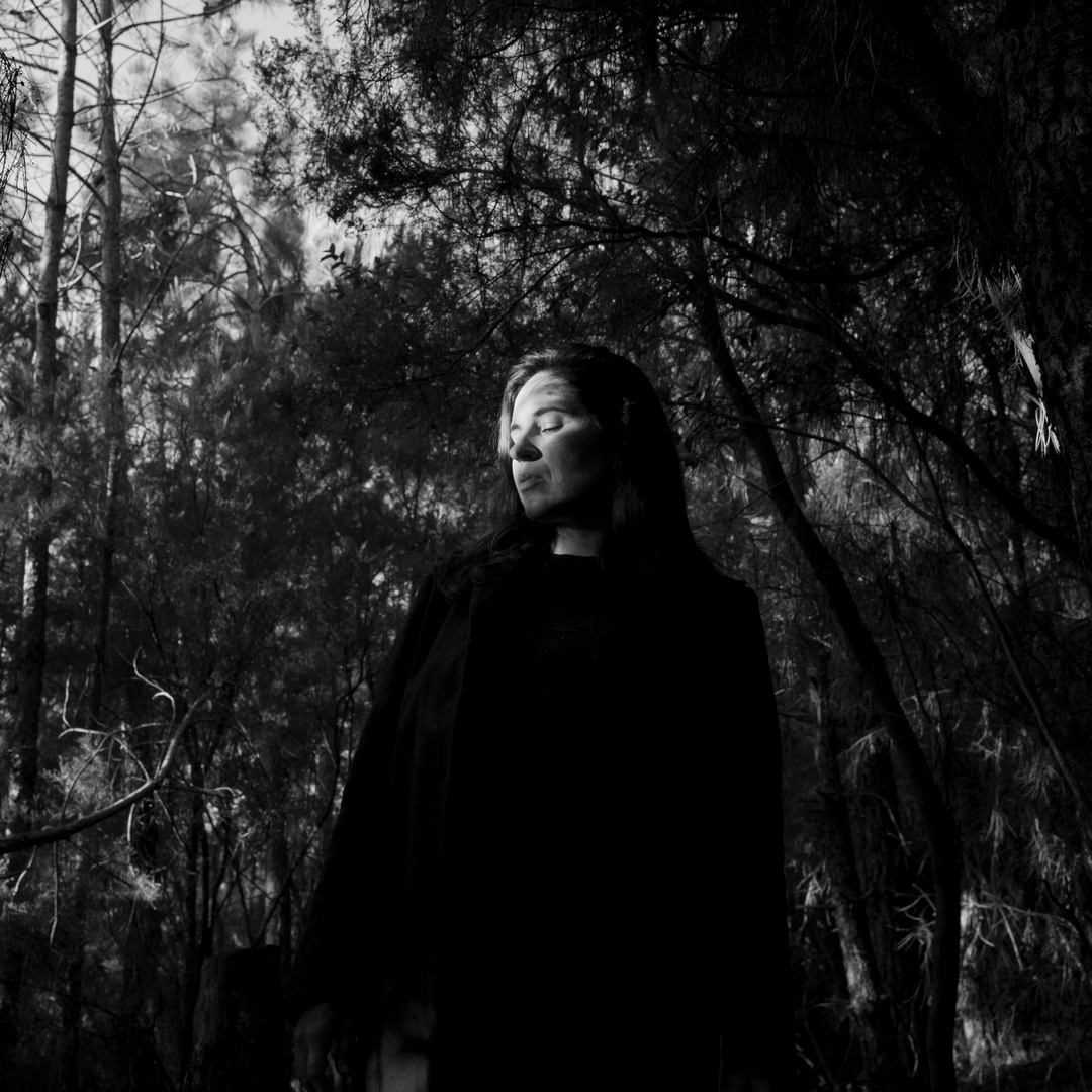 "Dark Horse" by classically-trained Italian violinist, composer and producer Laura Masotto is out today on 7K!.

Listen/watch: 7K.lnk.to/DarkHorse