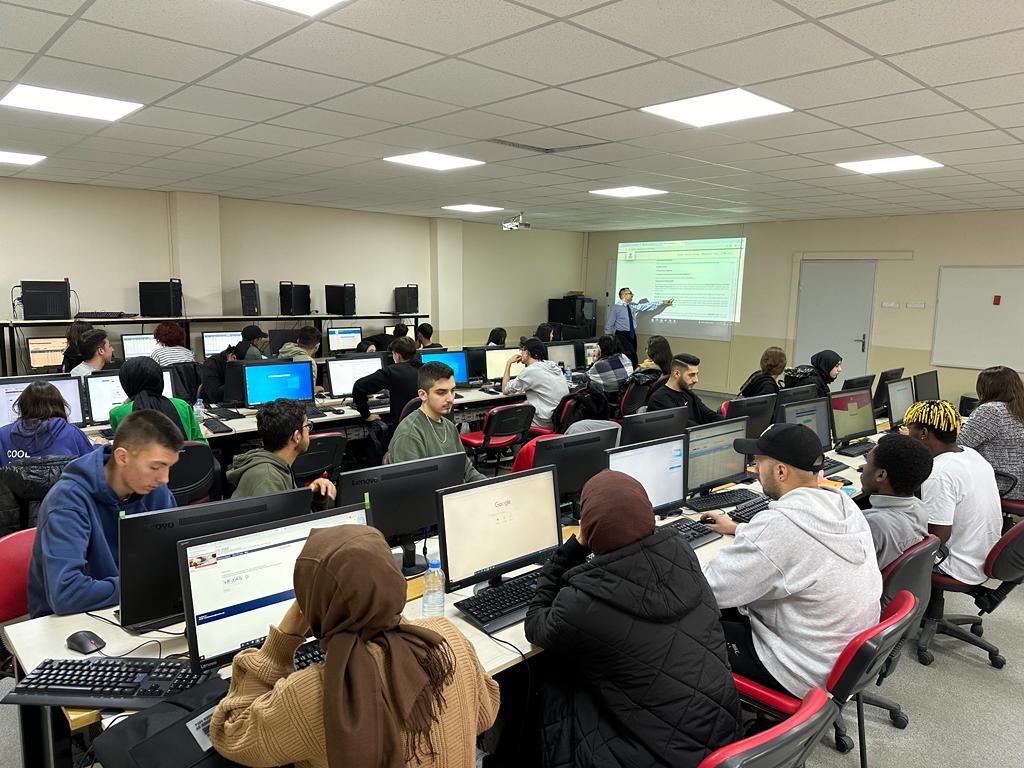 📌OKA'dan Dış Ticaret Öğrencilerine Hedef Pazar Eğitimi 

Dış Ticaret Destek Merkezi hizmetleri kapsamında Samsun YDO uzmanları tarafından <a href="/Amasyauniv/">Amasya Üniversitesi</a> Sosyal Bilimler MYO Dış Ticaret Bölümüne "İhracatta Hedef Pazar Belirleme Kriterleri" Pratik Bilgiler Eğitimi verildi

<a href="/TCSanayi/">Sanayi ve Teknoloji Bakanlığı</a>