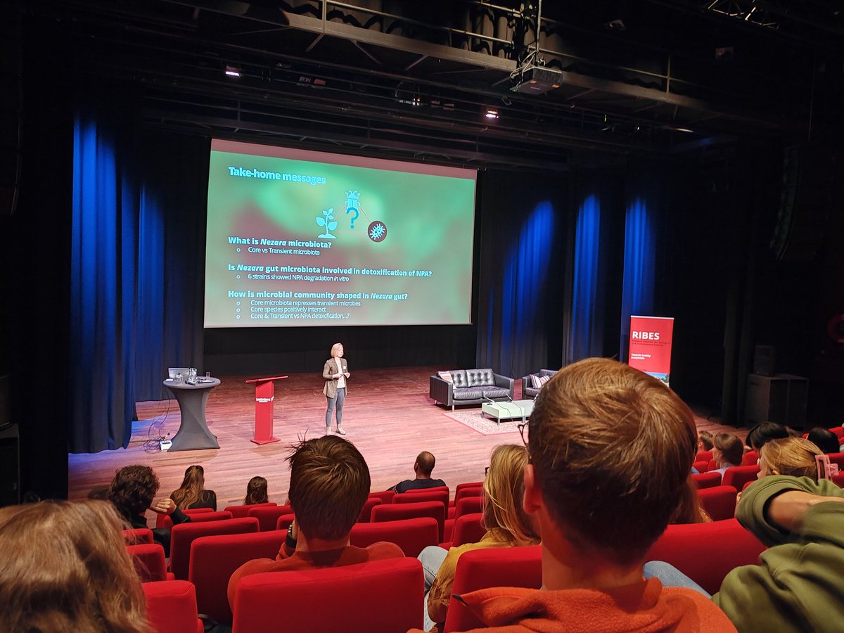 #ribesday2023 <a href="/MagdaRogowska/">Magda Rogowska-van der Molen</a> presenting her very interesting research on insect microbe interactions in theme ii stress adaption @RIBESresearch