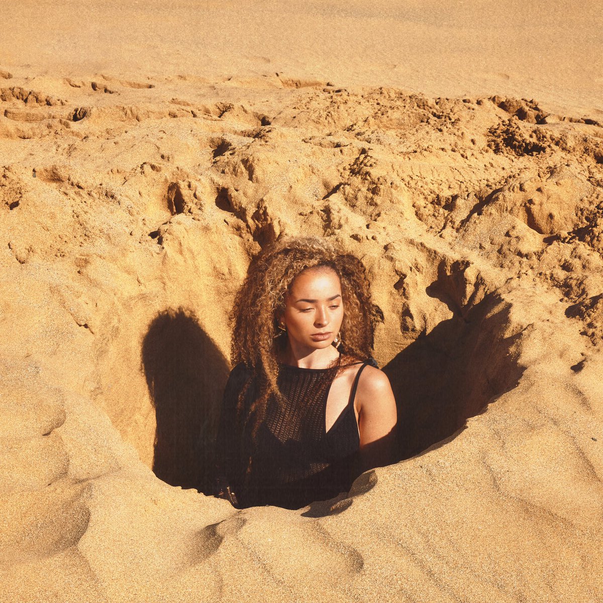 ella eyre tweet media