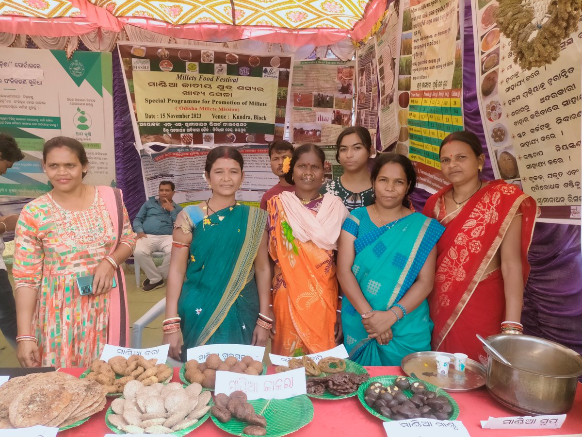 tabc_mssrf's tweet image. Today, @bptabc_mssrf hosted a millet food fest at PARAB festival in Kundra block, spotlighting millets in adhering the #4Cs approach: cultivation, conservation, consumption, and commercialization.

Participants relished delicious millet-based snacks! 🌾
@arvindpadhee @rajaaswain