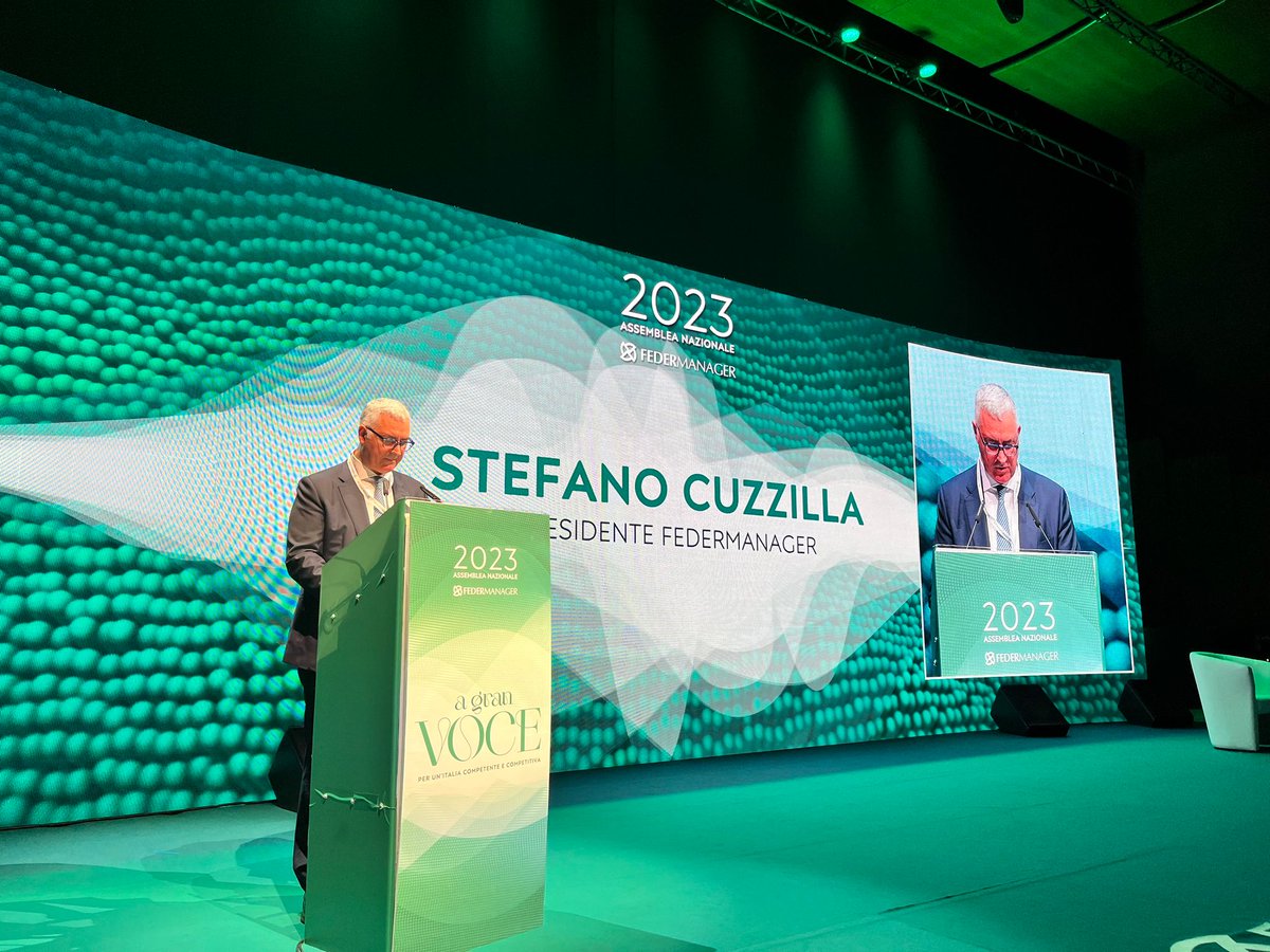 Federmanager's tweet photo. #Cuzzilla: "#Competenza e #competitività sono l’uno causa ed effetto dell’altro, perché non è possibile immaginare un paese competitivo che non si affidi a persone capaci".

 #AssembleaFedermanager2023 #Agranvoce https://t.co/f8S8MncTac