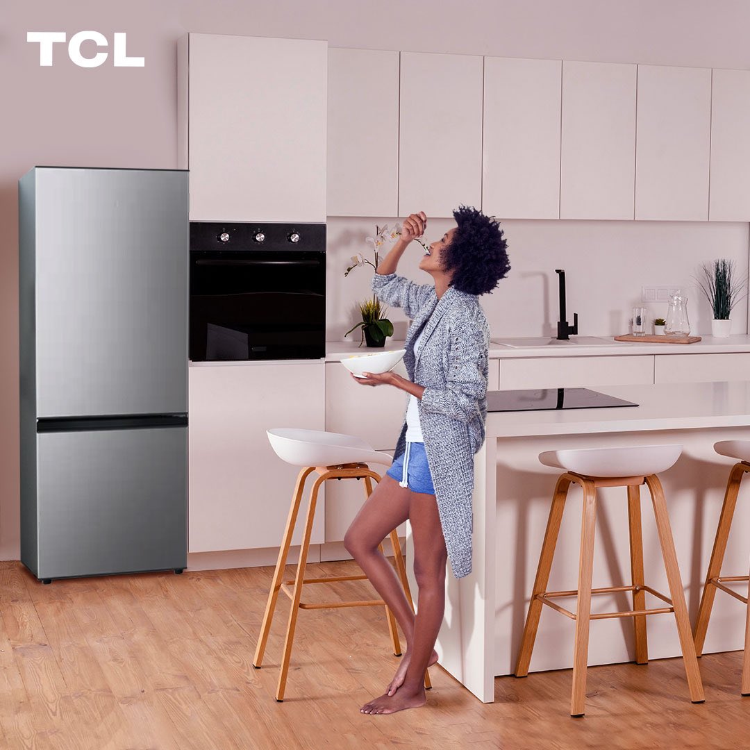 ghana_tcl's tweet photo. Keep it cool with the #F163BF Bottom Mounted Refrigerator ❄️
Did you know? Without an ice maker, the bottom shelf at the back is the coolest spot in your fridge!
#officialtclghana
#TCLChill
#chooseTCL
#TCLRefrigerator
#InspireGreatness https://t.co/mny4cOj8ae