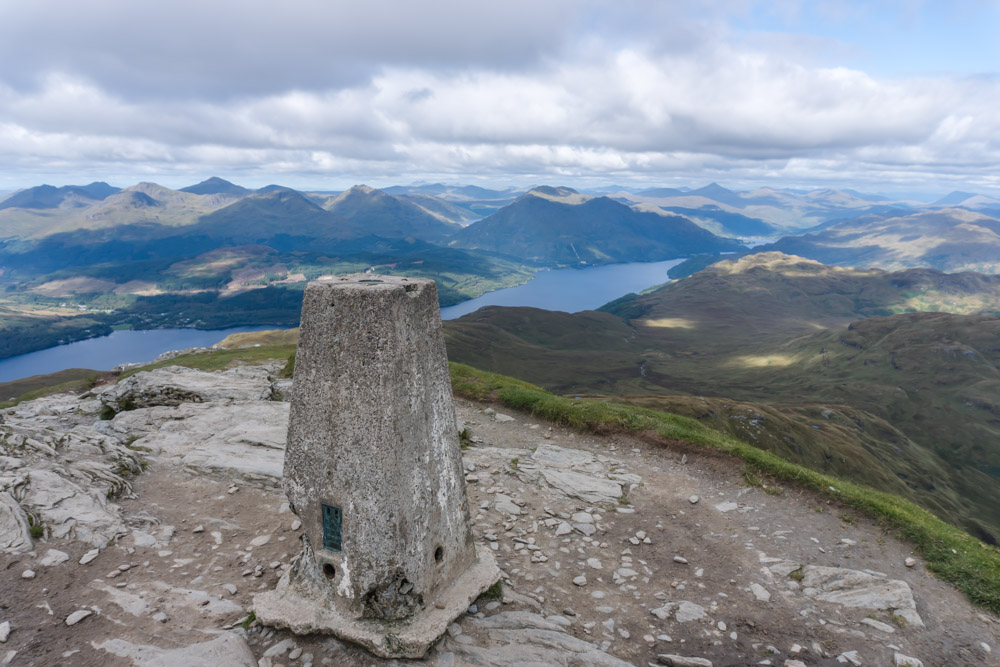 A new blog on my photography website with some ideas of things to do in Loch Lomond, taken from my book '101 Things to do in Loch Lomond and The Trossachs'. It maybe winter but there are always amazing things to see and do. paulsaundersphotography.com/blog/things-to…