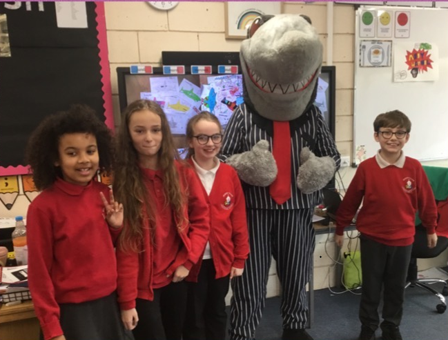 MerPolWirral's tweet photo. Yesterday day 2 #MiniPathfinders Project at Bidston Village Primary School
#MSE taught the pupils first aid.
@SLSEngland educated pupils on the dangers lending money.
#TeamBeb spoke about cyber bullying & how to stay safe online.
#Prevention #Evolve #OpSceptre #AntiBullyingWeek23 https://t.co/wFKepvXdbs