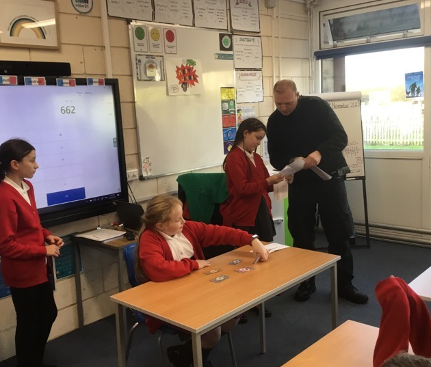 MerPolWirral's tweet photo. Yesterday day 2 #MiniPathfinders Project at Bidston Village Primary School
#MSE taught the pupils first aid.
@SLSEngland educated pupils on the dangers lending money.
#TeamBeb spoke about cyber bullying & how to stay safe online.
#Prevention #Evolve #OpSceptre #AntiBullyingWeek23 https://t.co/wFKepvXdbs