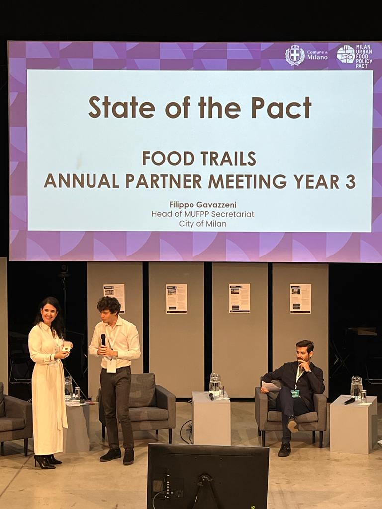 food_trails's tweet photo. 🥁🎶Drums beating, bagpipes playing: the @food_trails APM meeting in #Funchal has begun! Dr Helena Leal, Councillor for Education, shared an important achievement: the launch of the local #foodstrategy a sign of local commitment to progress towards a more #sustainablefoodsystem. https://t.co/9aon5COtVM