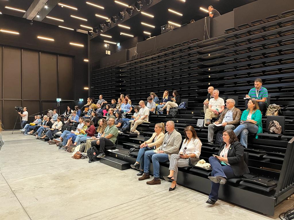 🥁🎶Drums beating, bagpipes playing: the <a href="/food_trails/">Food Trails</a> APM meeting in #Funchal has begun! Dr Helena Leal, Councillor for Education, shared an important achievement: the launch of the local #foodstrategy a sign of local commitment to progress towards a more #sustainablefoodsystem.