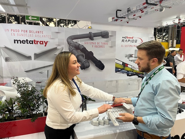 PemsaRejiband's tweet image. 🌐 ¡Ya estamos disfrutando en la Feria @FISE_Colombia  con las últimas novedades del sector!
¡Te estamos esperando en nuestro stand AM-83, AM-80 en la Plaza Mayor de Medellín! ¡No te lo pierdas!

#FISE2023 #InnovaciónEléctrica #Metatray 🚀