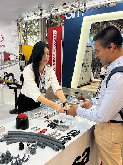 PemsaRejiband's tweet image. 🌐 ¡Ya estamos disfrutando en la Feria @FISE_Colombia  con las últimas novedades del sector!
¡Te estamos esperando en nuestro stand AM-83, AM-80 en la Plaza Mayor de Medellín! ¡No te lo pierdas!

#FISE2023 #InnovaciónEléctrica #Metatray 🚀