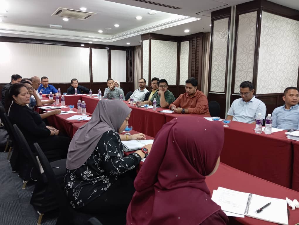 JKRWoksyop's tweet photo. Mesyuarat Pelaksanaan Program Pengurusan Tenaga No. 3 pada 14-15 November 2023.

Mesyuarat membincangkan Pengemaskinian Pasukan Pengurusan Tenaga, Peranan Ahli Pasukan, Perancangan Keseluruhan Pengurusan Tenaga &amp; Output MKSP @IPJKR_Official @JKR_CKM https://t.co/fMJOFuKdoM