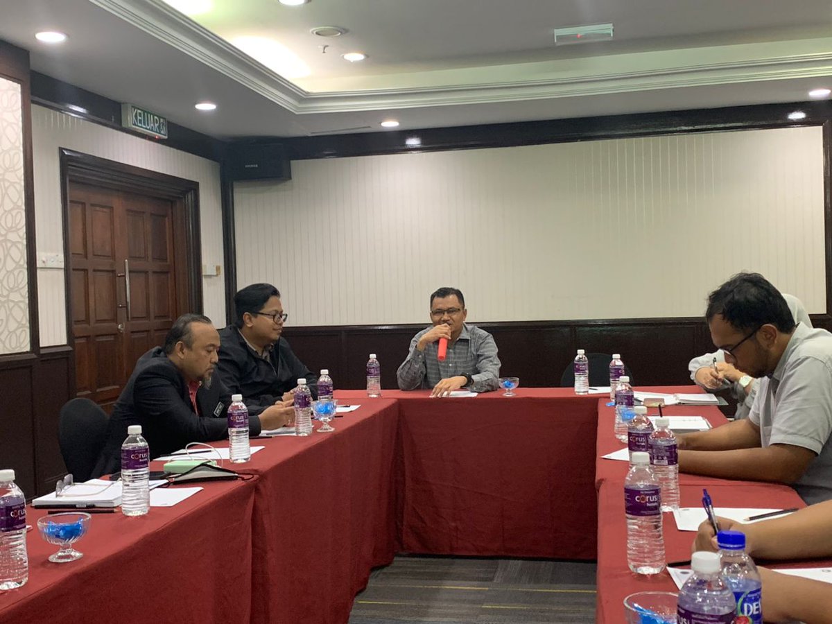 JKRWoksyop's tweet photo. Mesyuarat Pelaksanaan Program Pengurusan Tenaga No. 3 pada 14-15 November 2023.

Mesyuarat membincangkan Pengemaskinian Pasukan Pengurusan Tenaga, Peranan Ahli Pasukan, Perancangan Keseluruhan Pengurusan Tenaga &amp; Output MKSP @IPJKR_Official @JKR_CKM https://t.co/fMJOFuKdoM