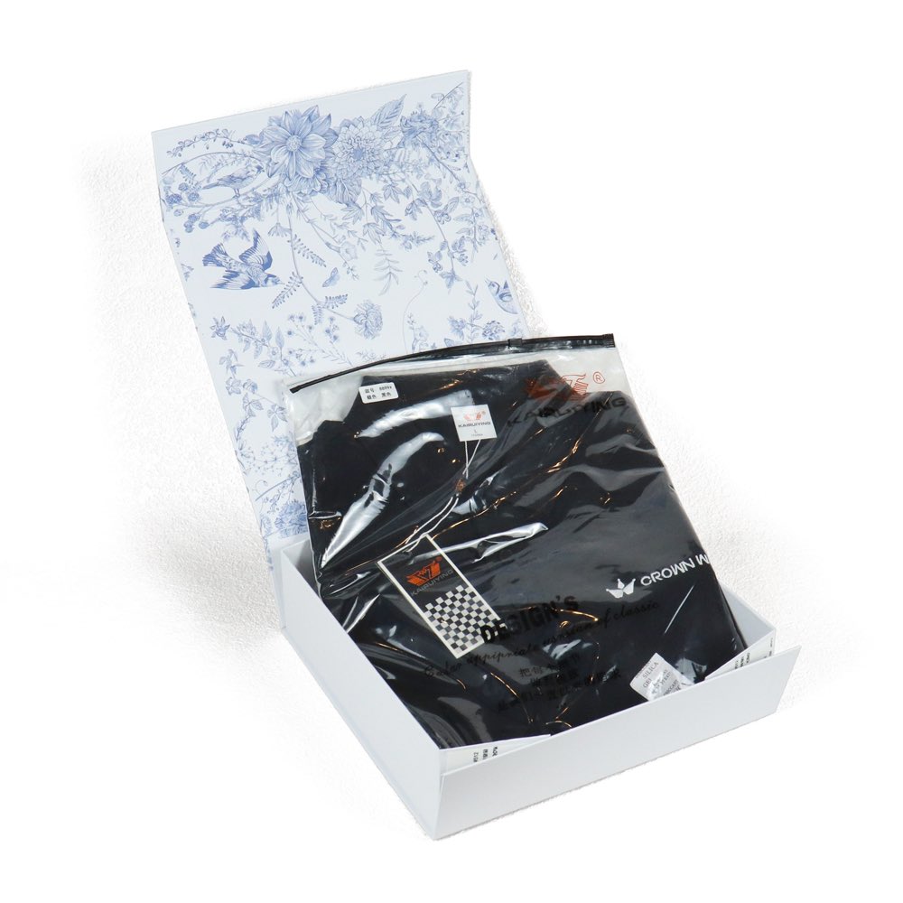 crownwinalice's tweet image. Whether you&apos;re packaging jewelry, cosmetics, or other special gifts, these folding gift boxes provide a unique and elegant solution. Let packaging become a part of your gift, adding more surprises and aesthetics to your special moments.#giftbox #paperbox #foldingbox