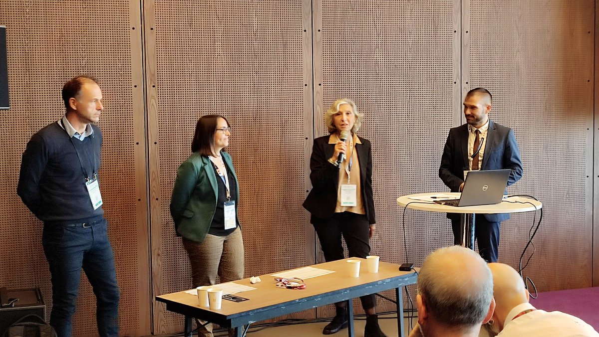 gbonzoms's tweet photo. Témoignage à @educatechexpo par l’équipe de la #DraneOccitanie de la naissance et le déploiement du projet « ENT-École », pour développer les usages pédagogiques du numérique dans les écoles de la @RA_Occitanie, @acmontpellier et @actoulouse https://t.co/07879KNKUM