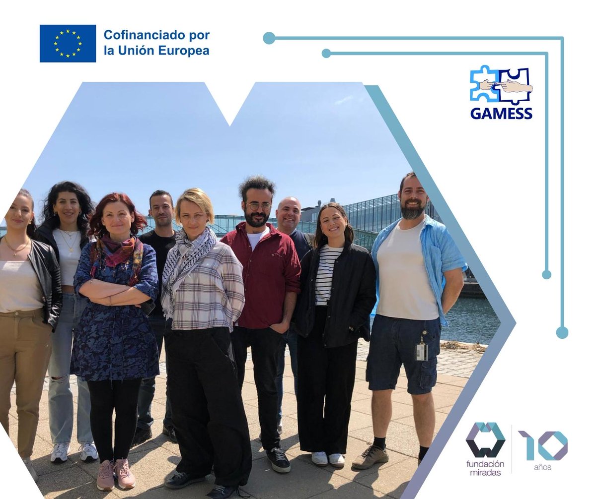 FMiradasTEA's tweet photo. 🔵Agradecemos a la #UnionEuropea su colaboración con #FundacionMiradas
💙Gracias a la financiación del proyecto europeo #GAMESS se está creando un paquete de juegos, tanto de realidad virtual como de juegos grupales en el aula
⬇️
https://t.co/QsIOuhmPAq
#ErasmusPlus @sepiegob https://t.co/c2RkjwH2un