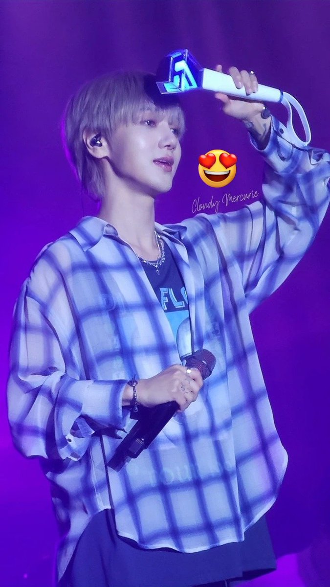 TJ79_EunSiHae's tweet photo. #MYELF 🇲🇾 Who wanna go... 💙✌️
#YESUNG_Unfading_Sense_inBKK 
@shfly3424 #YESUNG https://t.co/aeRoi8LT36