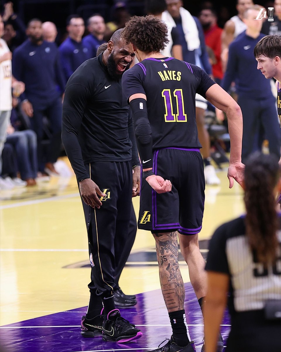 Lakers's tweet photo. Mood. https://t.co/BbFqMfLiG2