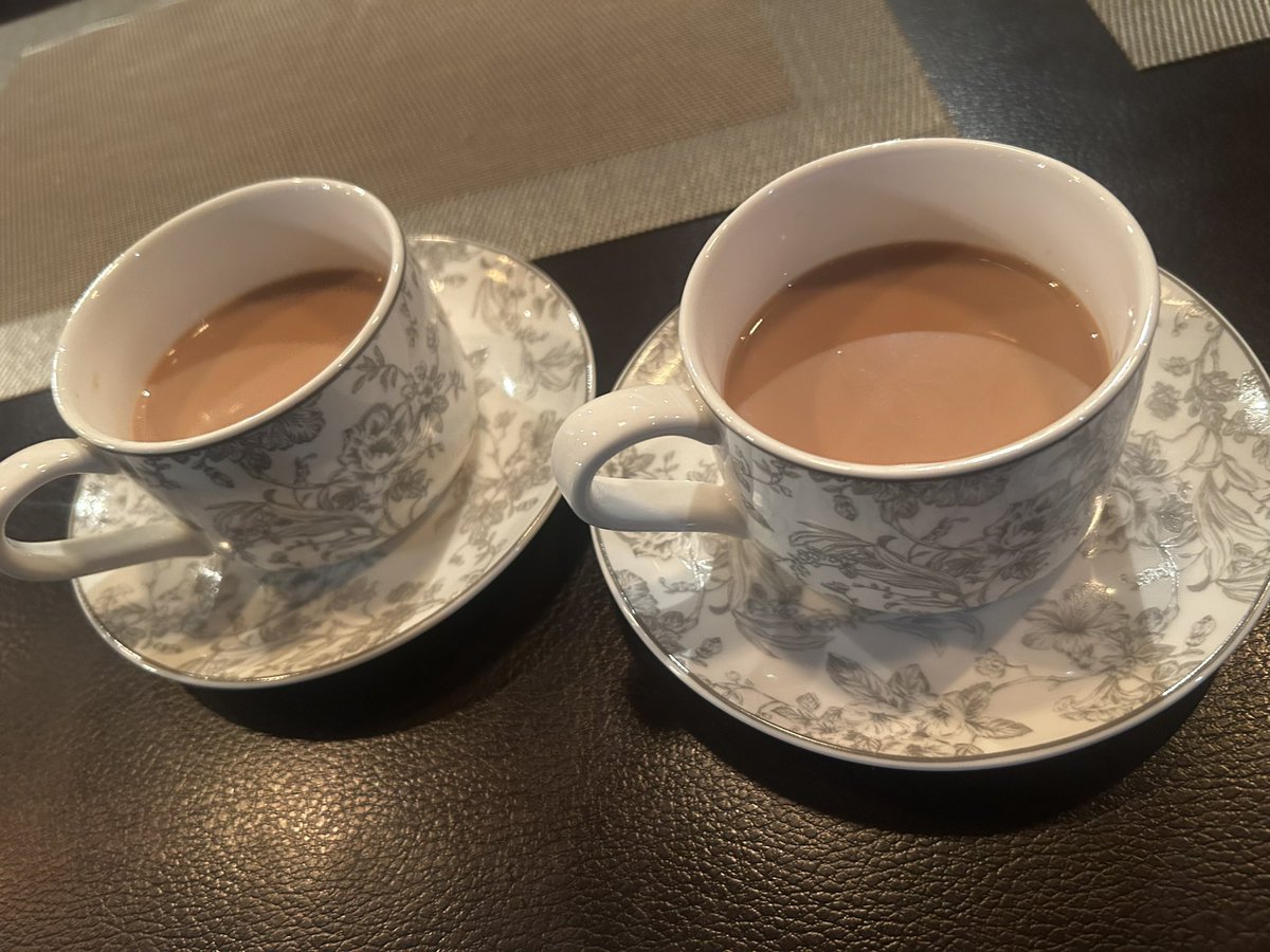 寒くなって来ましたね🤧

当店ではコーヒー・チャイの 
提供もしてます。
暖かい店内でゆったりと
お過ごしください🍀*゜

営業時間
15:00~22:00