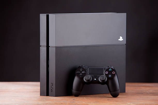 A7mad's tweet photo. اليوم الـ PlayStation 4 اكمل 10 سنوات منذ ان تم اطلاقه في الاسواق.
الـPS4 قدم نقلة كبيرة في الاداء مقارنةً بالجيل السابق حيث قدم جودة 1080P و 60 اطار في الالعاب، واطلق بعتاد سهل في التطوير وصحح اخطأ الـ PS3.
الجهاز تم اطلاقه بسعر 399$ وكان من اهم اسباب نجاحه أنه مايتطلب اتصال دائم بالنت للعب، بعكس الـ XBOX واللي حصل على موجة غضب كبيرة بسبب دعمه لهذا التوجه.
الـ Playstation 4 قدم مكتبة العاب قوية مثل:
- Bloodborne
- God of War
- Horizon Zero Dawn
- Uncharted 4
- Spider Man 1
الـ PS4 يعتبر واحد من انجح اجهزة البلاي ستيشن حيث اسطاع من بيع اكثر من 117 مليون وحدة حول العالم.
افضل تجربة لك مع الـPS4؟