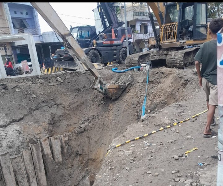 horas pak walkot medan, kami warga sunggal, jln pam tirtanadi merasa kesulitan utk akses keluar masuk rumah, krn ada pekerjaan galian gorong2, dr segi keselamatan jg sangat berbahaya, mohon perhatiannya, agar kondisi ini tdk perlu sampai ada korban jiwa dulu cc @bobbynasution_