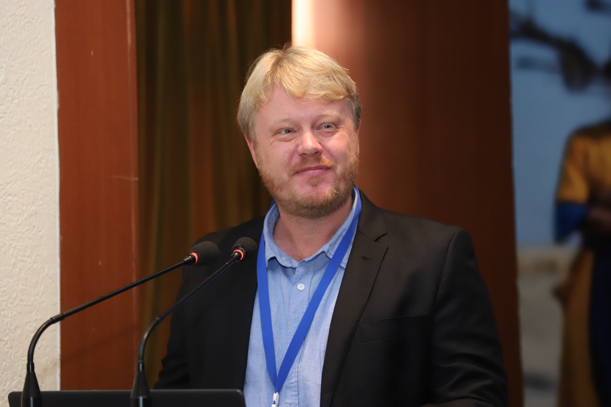 SBCCalliance's tweet photo. .@DennisCLarsen, Chief of Social &amp; Behaviour Change @UNICEFIndia opens the day's conversations with an important message #SBCmatters highlighting the cross-cutting role of SBC as a key change strategy as seen in government-led national campaigns and missions 🇮🇳 https://t.co/SnLwTSrLXw