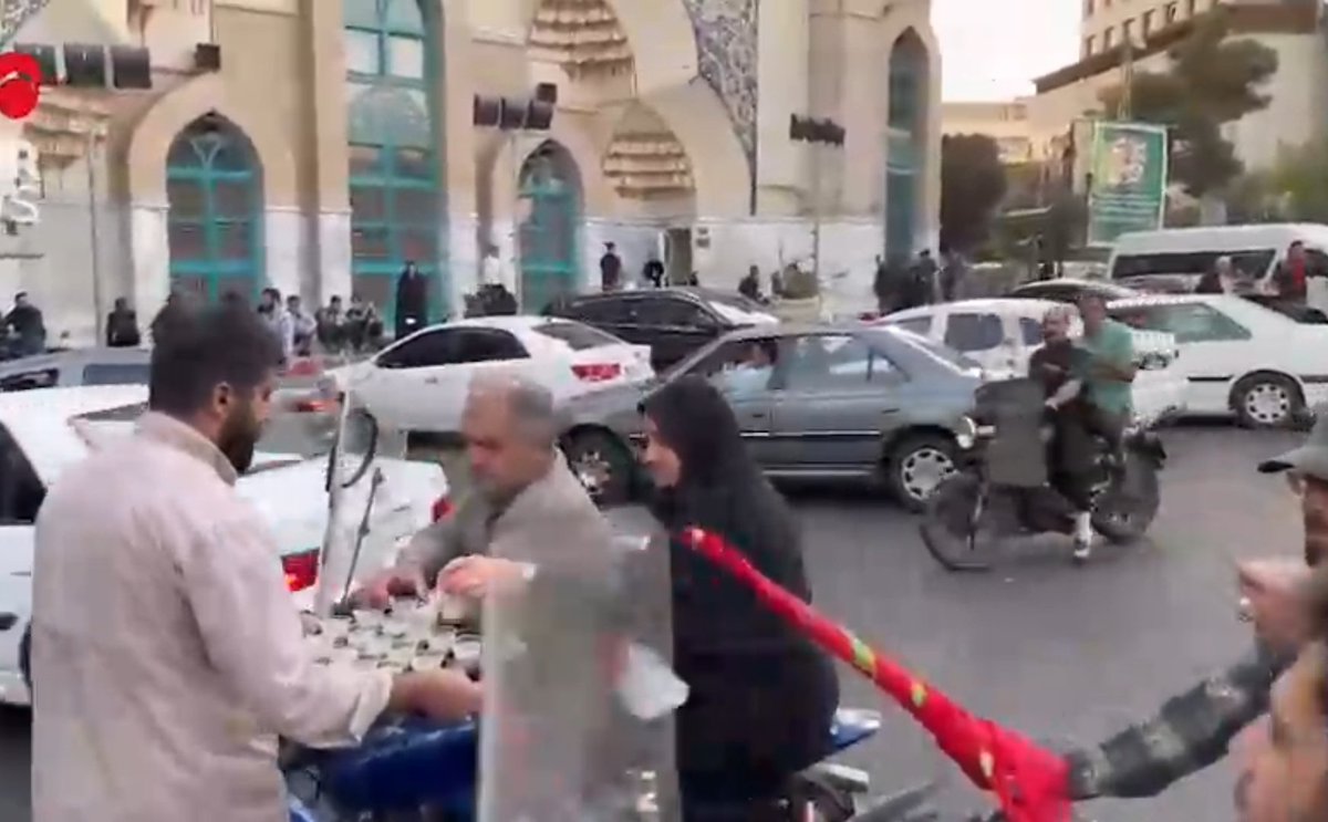 shayan_shahnazi's tweet photo. تهران میدان فلسطین ۷ اکتبر
VS
همان لوکیشن یک ماه بعد https://t.co/paLfDqhAD7
