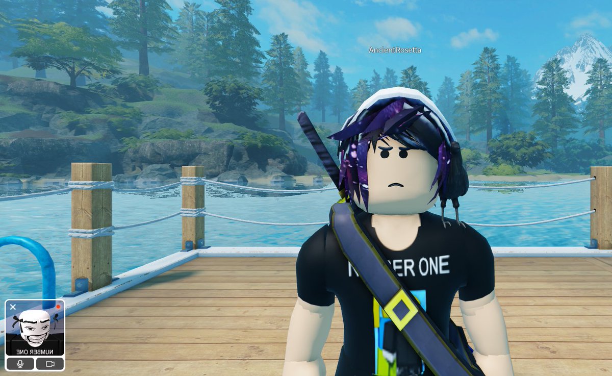 ohsoybean's tweet photo. My sister and i called on roblox #robloxconnect https://t.co/6FM2k1ZANn