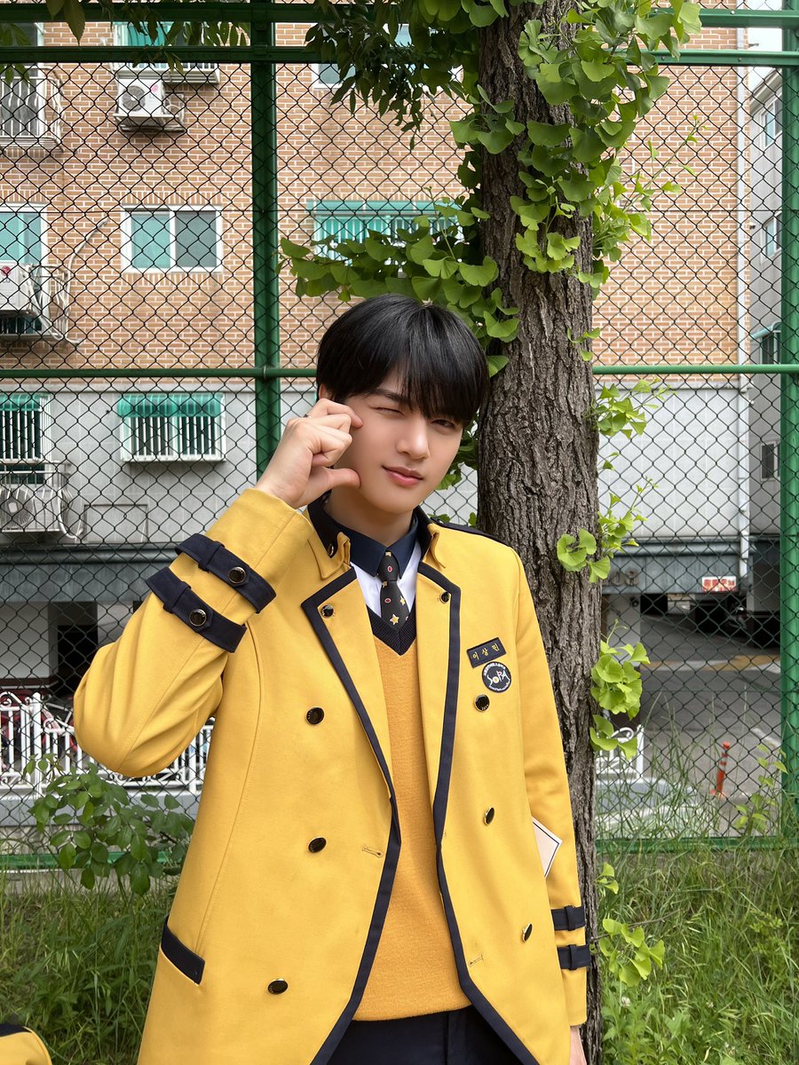 [#지은호] 
지금까지 열심히 준비한 자신을 믿고 하던 대로 해내시길! 조금의 행운까지 더해서 후회 없는 좋은 결과 나오길! 간절히 바랄게요😆 수능 파이팅!🤍🤍

#루네이트 #LUN8 #수능전날 #모두파이팅🤍