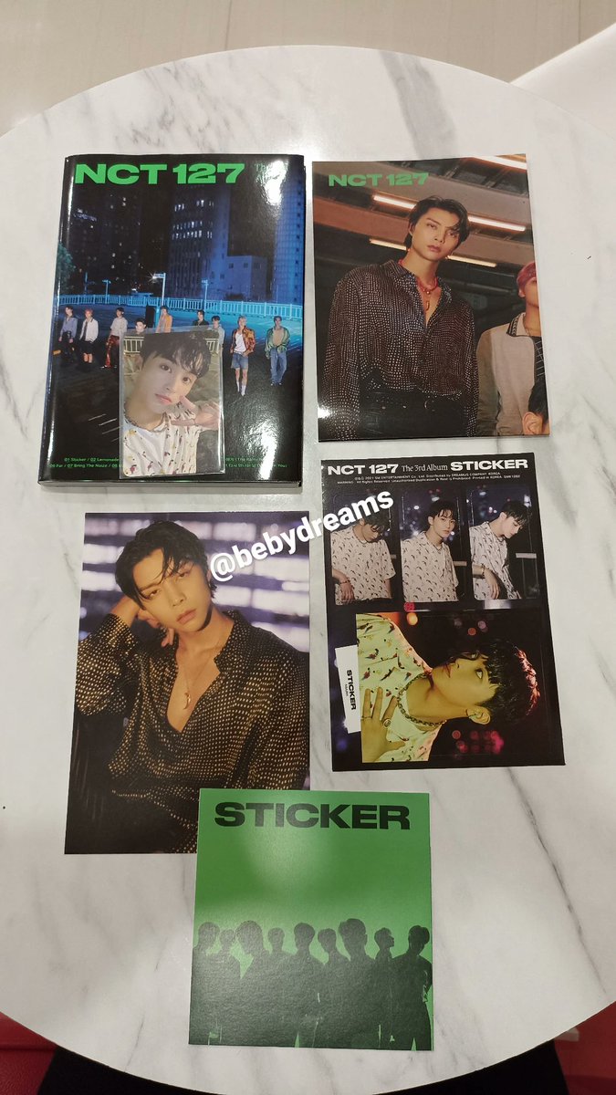 HELP RT/LIKE‼️
WTS [want to sell]
Album NCT 127 Sticker Seoul City ver Unseald
💸 120k 
🔍 Good condi (detail? DM)
📍 Bogor

wts ina album sticker nct 127 mark Johnny