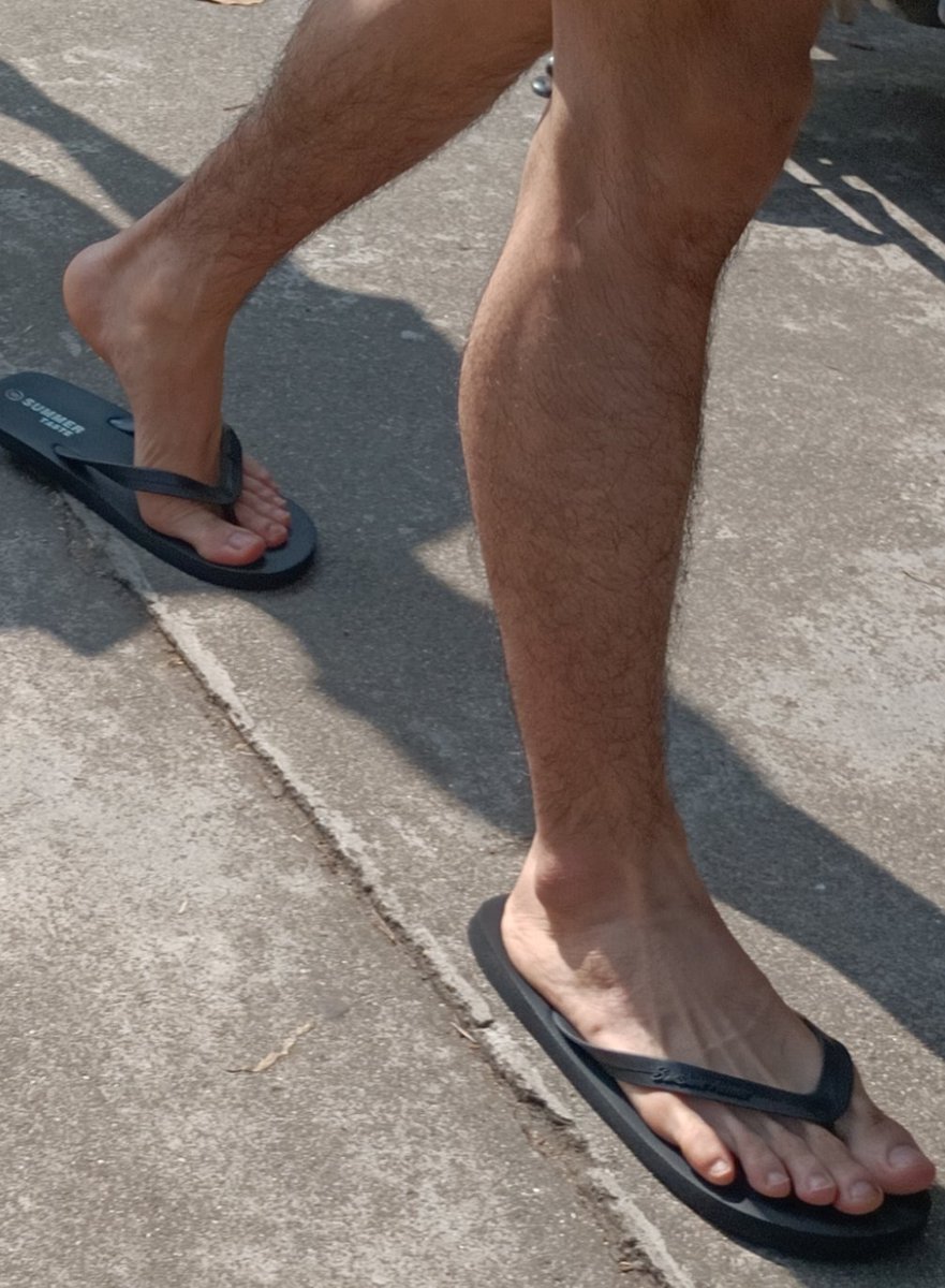 HandsomeFeetLover tweet media