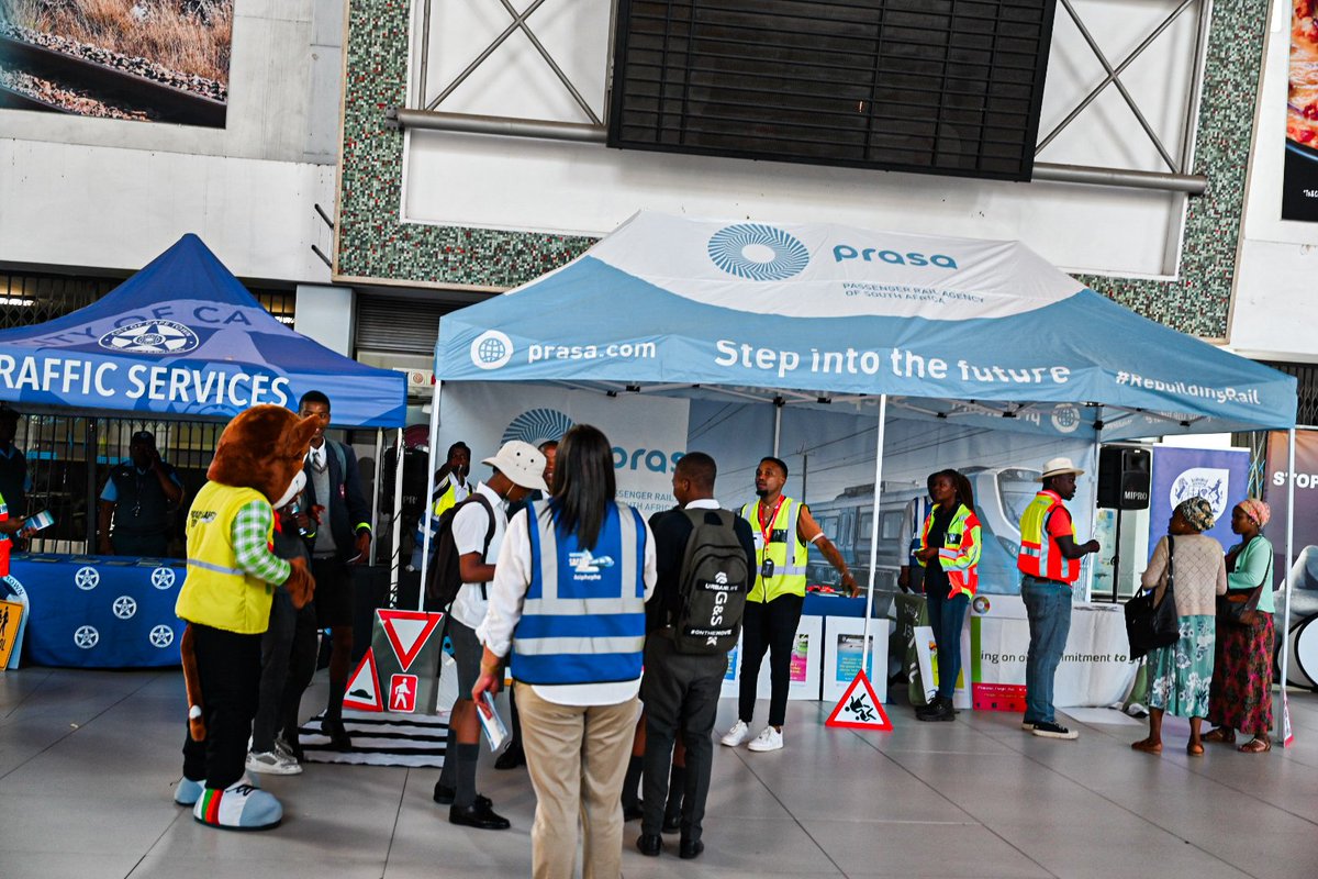 MetrorailWC's tweet photo. [ SAFER SUMMER Campaign] 
● Safety is our collective Responsibility 
● Assist others to be safe 
● Focus on your surroundings at all time 
● Enjoy your summer 
● Responsibility 
#BeTrainSmart #BeMoved https://t.co/u585rsa81f