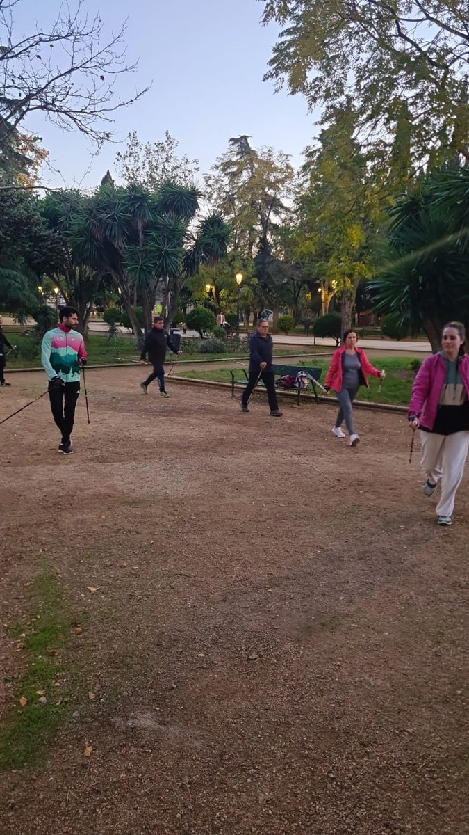 superpepe53's tweet photo. Segunda sesión del curso de marcha nórdica y su aplicación didáctica.
Gracias a @CPR_Zafra
#marchanordica https://t.co/Xt4A9OvaDh