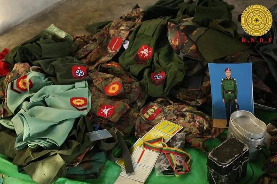 nicholas6284's tweet photo. BREAKING: KNDF claims sit-tat LIB425 &amp; LIB6 were completely annihilated and the remaining 32 troops surrendered at the battle of Loikaw university.
#Operation1111 https://t.co/xuWKgZYNiF