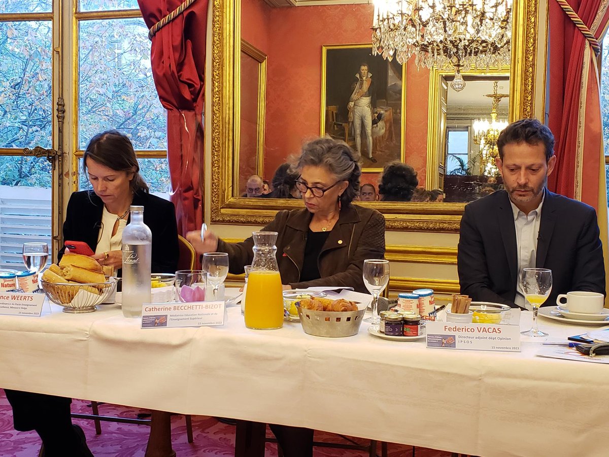 Merci à nos intervenants pour leur présence à notre petit-déjeuner débat consacré à la relation parents-école #PDDApel