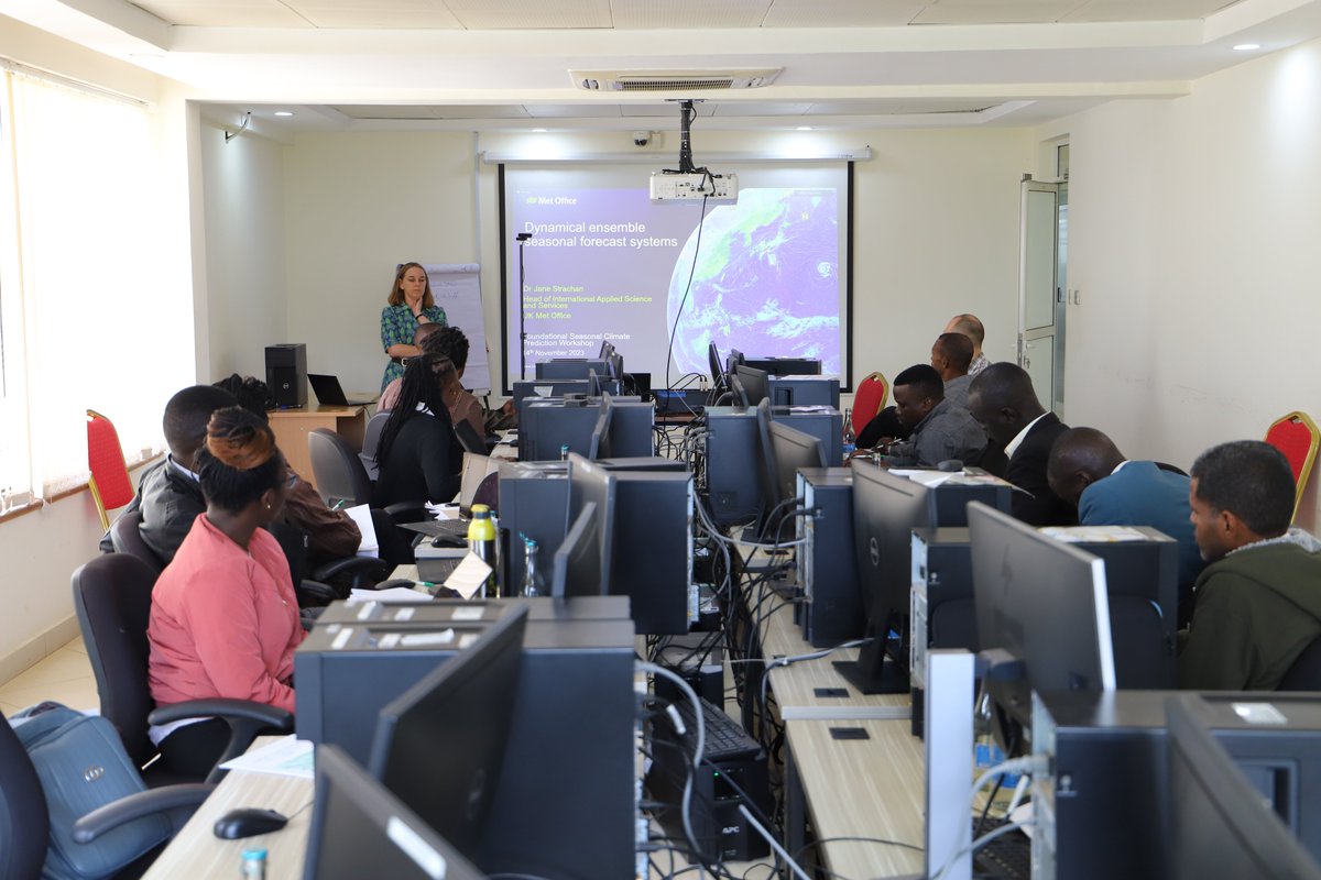 ConferEU's tweet photo. 👏🏾👨🏾‍🏫 Boosting the skills of East African #climate #forecasters: The 6th Foundational Climate Training Workshop for ICPAC Member States paves the way for enhanced seasonal prediction.

Read more ➡️ https://t.co/Hnf2pAuzzi https://t.co/90FqZFwOHq