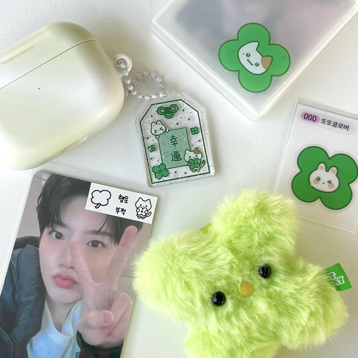 rimaaaa99's tweet photo. 𝟮𝟬𝟮𝟯 𝗧𝗥𝗘𝗔𝗦𝗨𝗥𝗘 𝗖𝗢𝗡𝗖𝗘𝗥𝗧 [𝗥𝗘𝗕𝗢𝗢𝗧]
📢 트레저 콘서트 나눔
  ∧,,,∧
(  ̳• · • ̳)
/    づ🍀 행운의 뀨앤삐 오마모리 키링 나눔합니다

⊹ 12.16(토) 중콘
⊹ 시간 및 장소 당일 타래에 공지
⊹ 수량 : 35+..

#RT 추첨 2분께 우편으로 보내드려요 ᙏ̤̮ *:･ https://t.co/jW9fn3bLIv