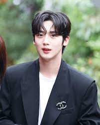LoveKYH_tons's tweet photo. Which specific role?
🐰Kim Yohan as an Undercover Spy‼️ 
[#김요한 #KIMYOHAN #위아이 #WEi #x1]

As a civilian -- cute, simple and gentle

As a spy--  cool, manly and sexy, &amp; he fights, cooks, sings &amp; dance well

Civilian Yohan                 versus              Spy Yohan https://t.co/8w53K983Oh