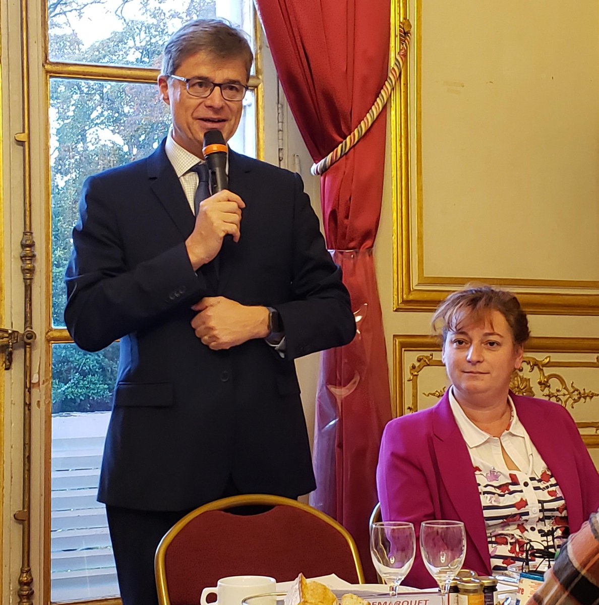 Ouverture de notre petit déjeuner débat par <a href="/gdemarquet/">Gilles Demarquet</a> président <a href="/Apelnationale/">Mouvement des Apel</a>  et merci à la sénatrice <a href="/nadegehavet/">Nadege Havet</a> de nous accueillir au Sénat comme chaque année
#PDDApel