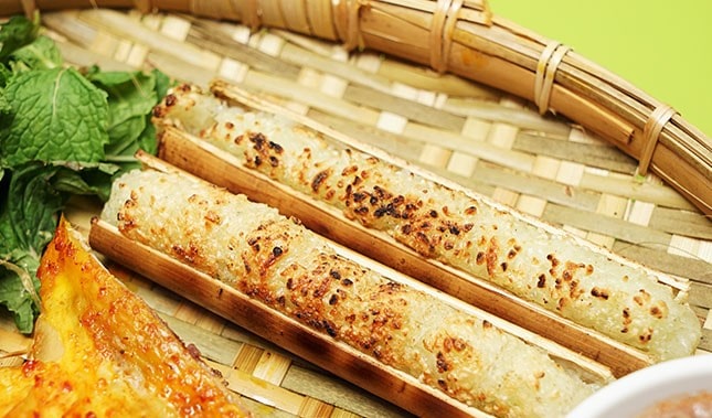 Sapavivu's tweet photo. Sapa có đặc sản gì: Cơm lam
Cơm lam Sapa được nấu trong các ống tre như ống nứa, ống bương và ống vầu. Gạo để làm món ăn này phải được thu hoạch từ những thửa ruộng bậc thang, để mang lại hương vị thơm ngon và độ dẻo đặc
#Sapa #Dulich #AmThuc #TipsDuLich https://t.co/nZxGVFXUHY